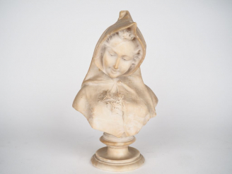 Vente aux enchères Ecole française début XXème. "Portrait de jeune fille aux fleurs". Scu
