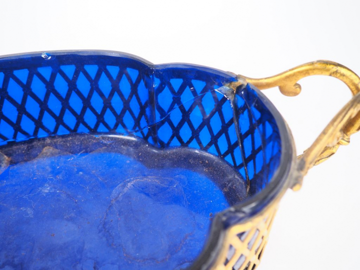 Jardinière Napoléon III de style Louis XVI en bronze et cristal bleu à