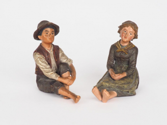 Vente aux enchères Paire de sujets 1900 en stuc polychrome  "jeunes paysans" Signés. H.13