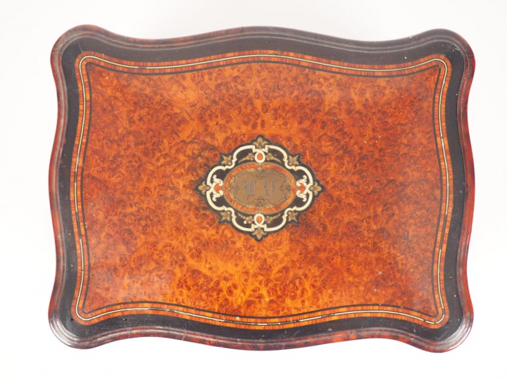 Cave à liqueur Napoléon III en marqueterie Boulle, intérieur en crista