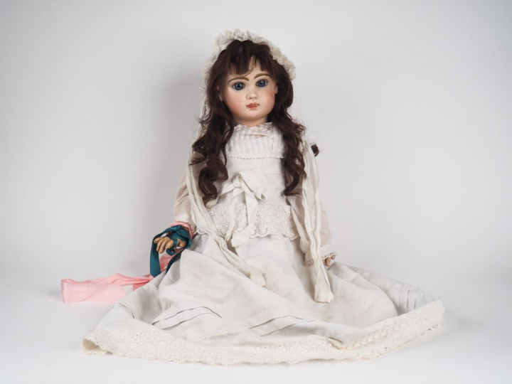 Poupée Jumeau BF taille 14, 77 cm, tête marquée au tampon rouge "Dépos