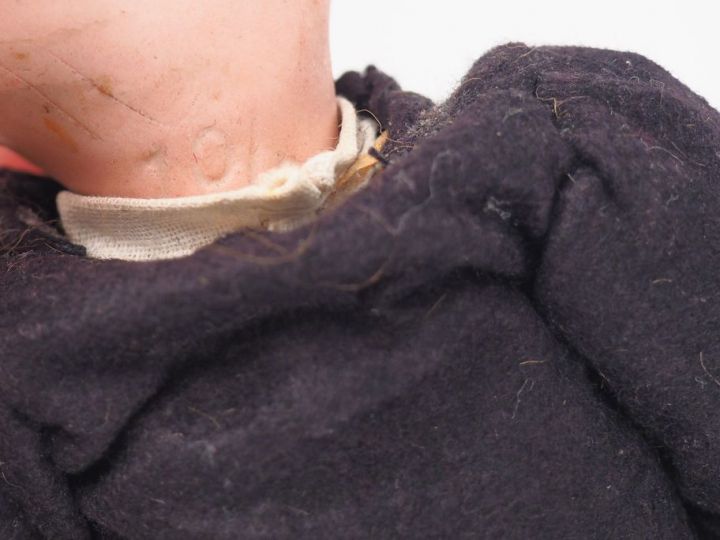 Poupée Fleischmann porcelaine "le petit breton", costume de garçon. H.