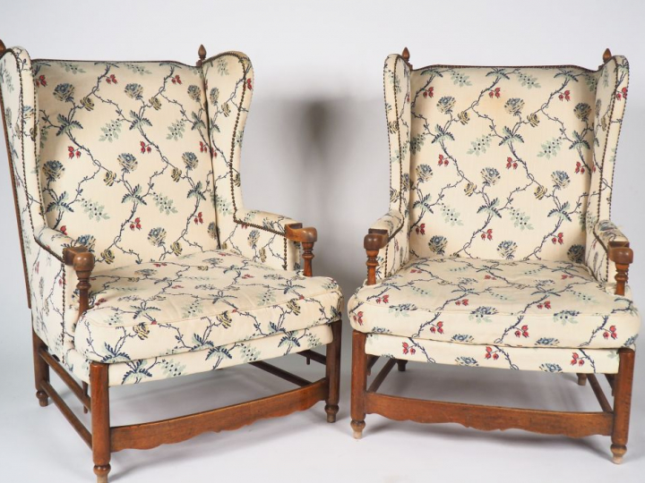 Paire de grands fauteuils XIXème à oreilles languedociens. Dim. 108 x 