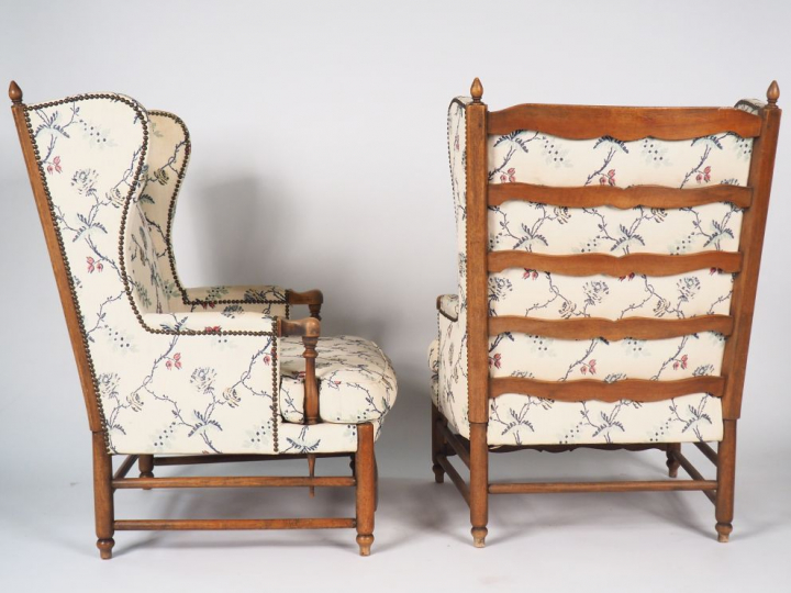 Paire de grands fauteuils XIXème à oreilles languedociens. Dim. 108 x 