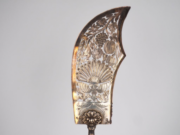 Pelle à servir le poisson Restauration en argent, poinçon Minerve, à d