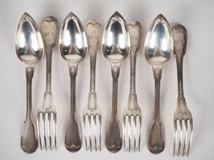 Suite de quatre grands couverts en argent, poinçon Minerve, modèle à f