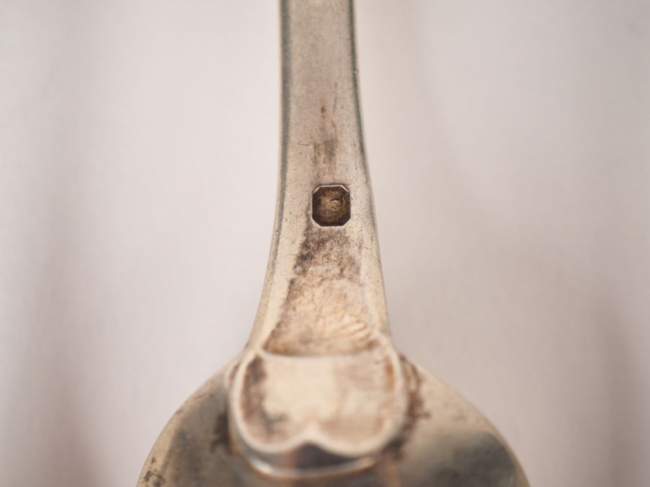 Suite de six petites cuillères en argent, poinçon Minerve, modèle unip