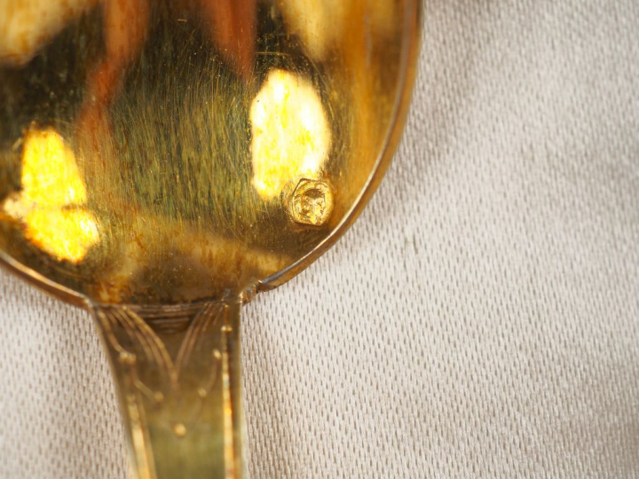 Service à café de style rocaille en vermeil, poinçon Minerve, à décor 