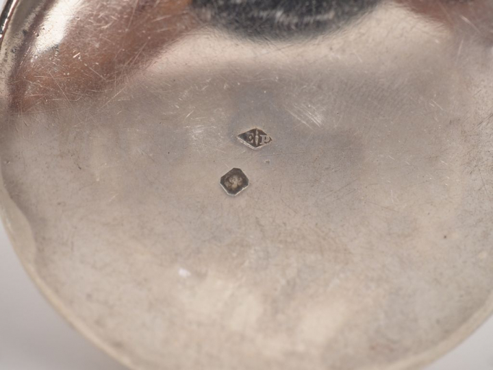 Grande timbale en argent, poinçon Minerve, à décor d'une frise de rinc