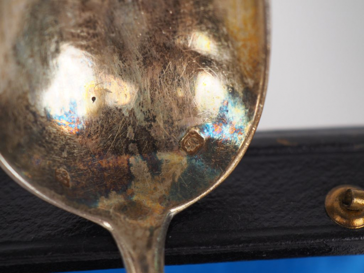 Couvert de naissance de style Louis XVI en argent, poinçon Minerve, à 