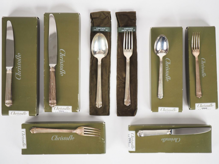 CHRISTOFLE.  Ménagère, modèle ARIA comprenant :  - 6 grands couverts e