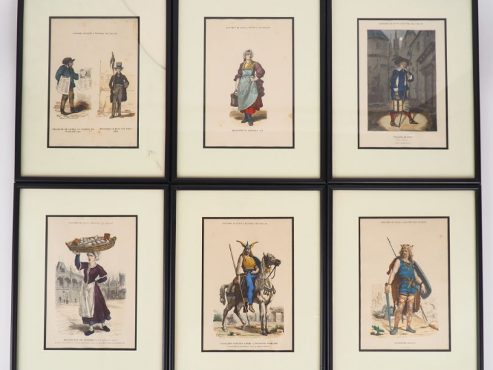 Série de 12 gravures en couleurs "Costumes de Paris à travers les sièc