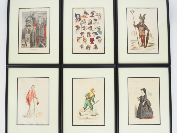 Série de 9 gravures en couleurs :  -"Costumes civils et militaires des