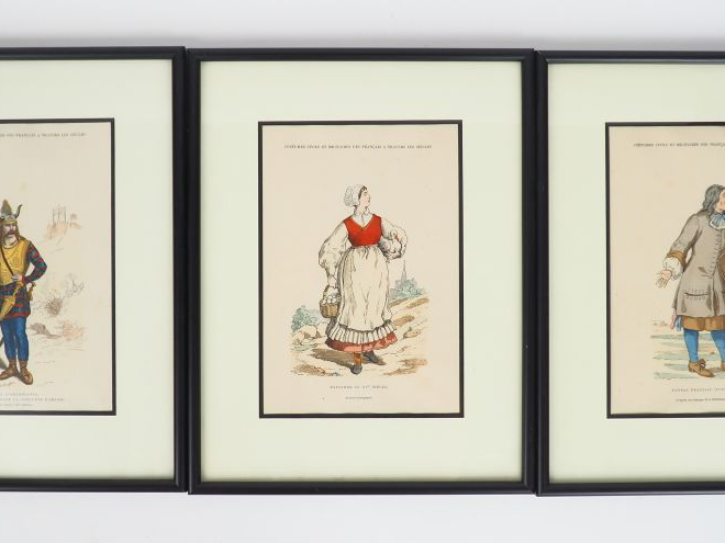 Série de 9 gravures en couleurs :  -"Costumes civils et militaires des