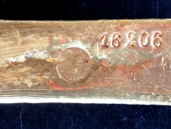 Lingot d'or. Numéroté 16206.  R. Charbonnier essayeur. FRAIS ACHETEURS