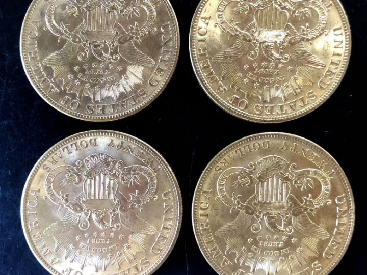 Quatre pièces de 20 Dollars or, 1904. FRAIS ACHETEURS 5% TTC.