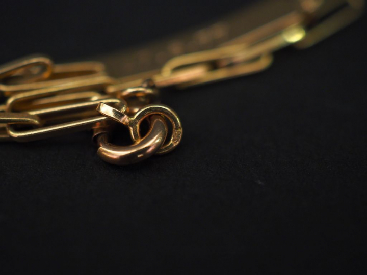 Gourmette de baptême en or jaune. Marquée Walther. Long. 14 cm Poids. 