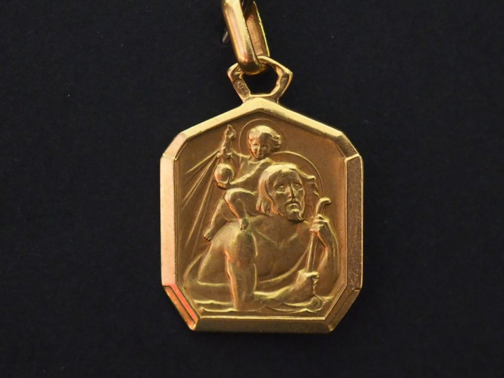 Médaille religieuse de style Art déco en or jaune, figurant Saint Chri