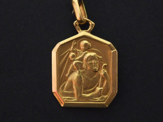 Vente aux enchères Médaille religieuse de style Art déco en or jaune, figurant Saint Chri
