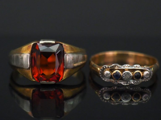 Vente aux enchères Ensemble comprenant :  - une bague de style Art déco deux tons d'or, s