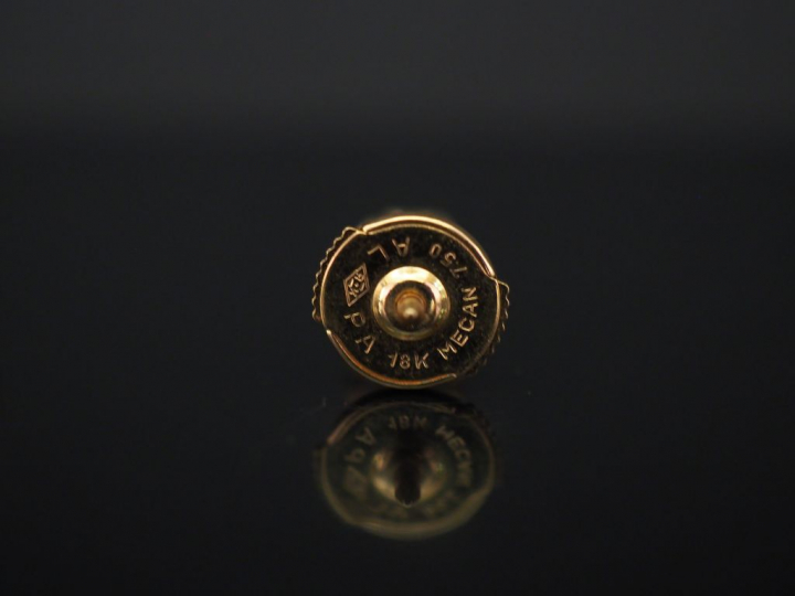 Ensemble comprenant : -	 une paire de petites créoles en or jaune, ser