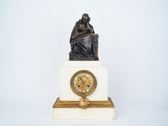 Vente aux enchères Pendule XIXème en marbre blanc et bronze, à décor d'une allégorie de l