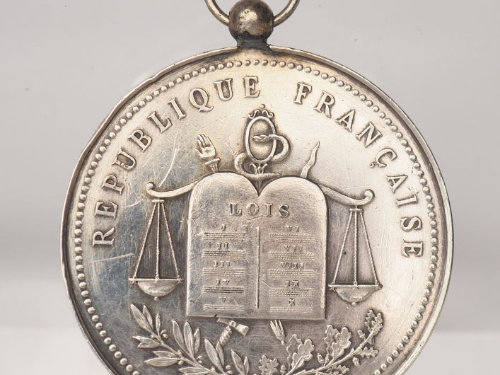Médaille en argent "Conseil des Prud'hommes de Béziers". Poids. 60 g