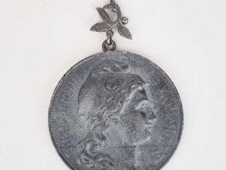 Vente aux enchères Médaille en métal "République des communes".