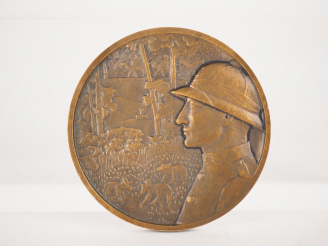 Vente aux enchères L. PATRIARCHE.  Médaille en bronze 'Troupes coloniales'.
