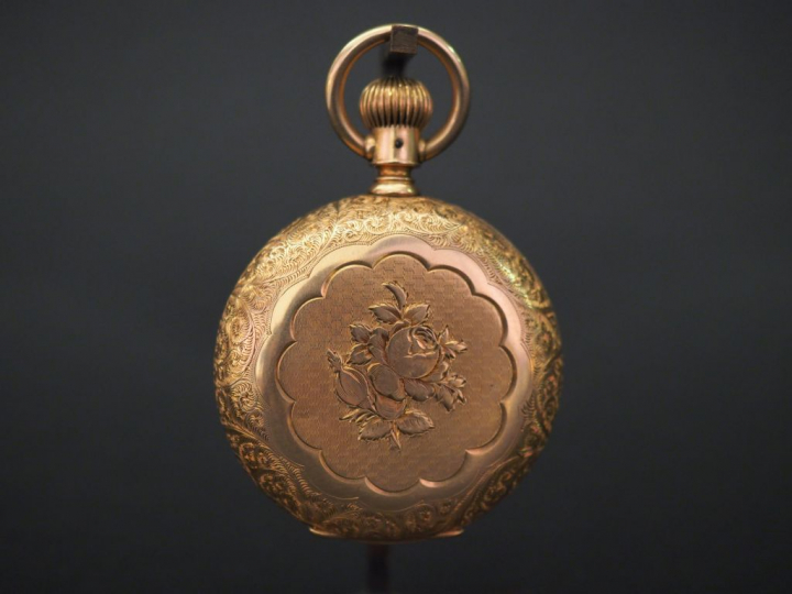 COLUMBUS WATCH CO Montre de gousset aveugle en or jaune 14k, à décor d