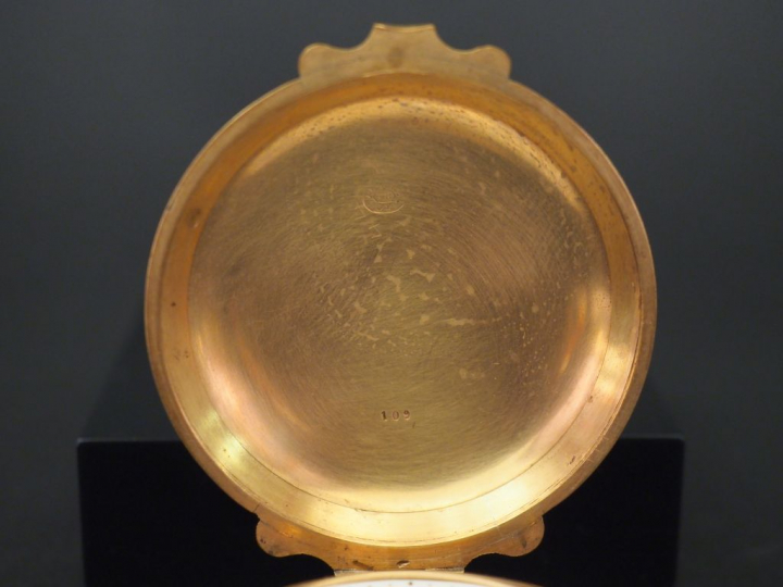 JAMES POOLE, LIVERPOOL Montre de gousset aveugle en plaqué or, à décor