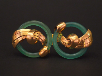 Vente aux enchères Broche en or jaune et verre, formé de deux cercles entrelacés de motif