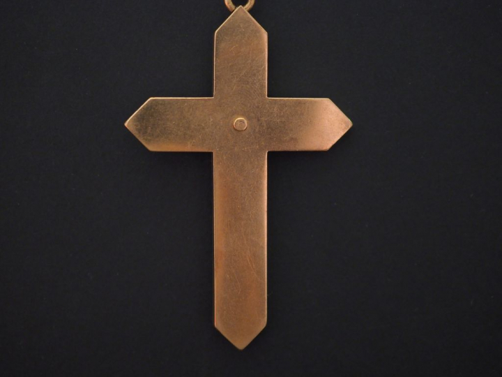 Pendentif Napoléon III en forme de croix en or jaune, onyx noir et per