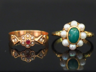 Vente aux enchères Bague Napoléon III de forme marguerite en or jaune, sertie en son cent