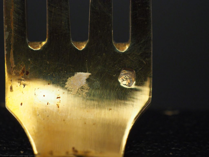 Grand couvert de style rocaille en vermeil, poinçon Minerve, à décor d