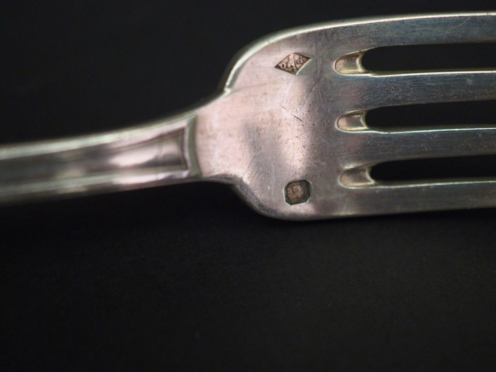 Suite de huit couverts et une fourchette à entremets de style Empire e