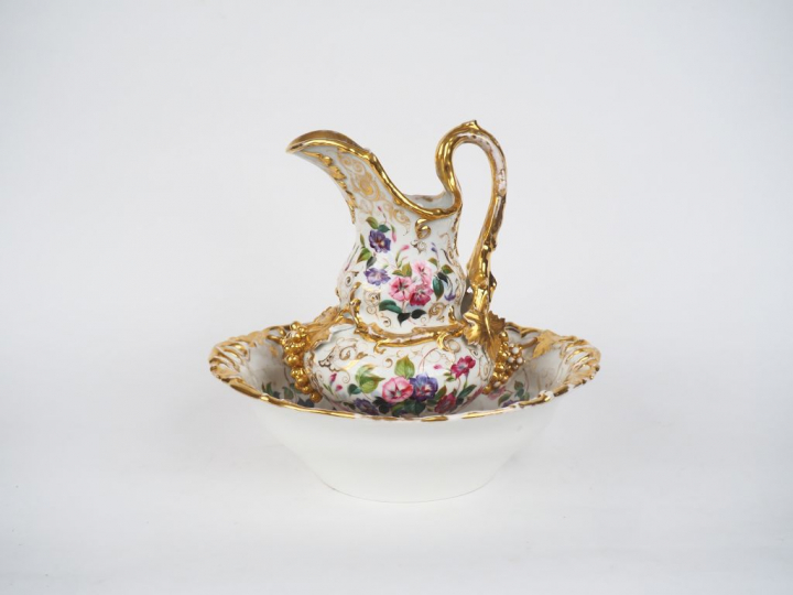 Grande verseuse et son bassin Napoléon III en porcelaine de Paris, Nap