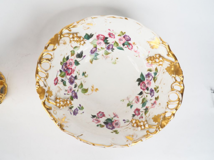 Grande verseuse et son bassin Napoléon III en porcelaine de Paris, Nap