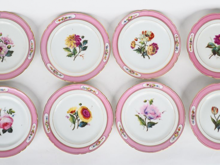 Service à dessert Napoléon III en porcelaine de Paris, à décor de fleu