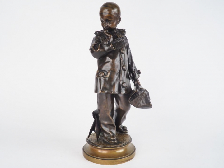 H. ALLOUARD.  "Pierrot". Sculpture en bronze à patine brune.  Signée. 