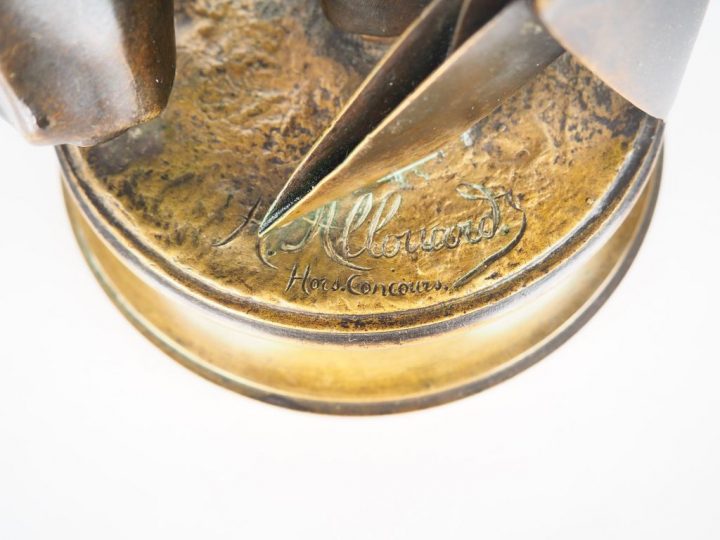 H. ALLOUARD.  "Pierrot". Sculpture en bronze à patine brune.  Signée. 