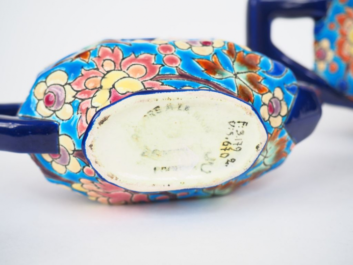 LONGWY.  Service trois pièces Art déco en faïence et émaux polychromes