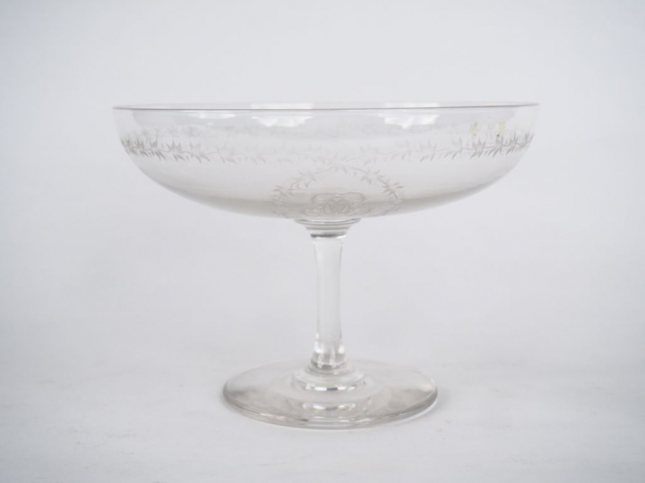 Coupe à fruits Napoléon III en cristal gravé à décor de monogramme et 