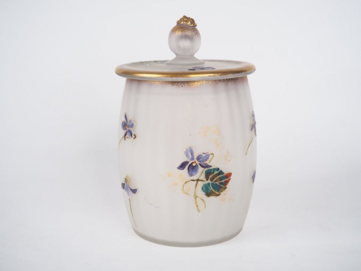 Seau à biscuit Napoléon III en verre émaillé à décor polychrome et dor