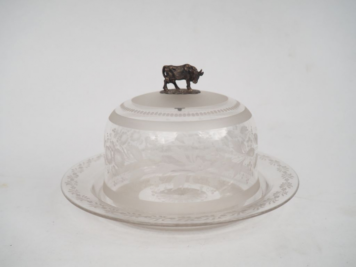 Grand beurrier Napoléon III en cristal gravé et argent, poinçon Minerv