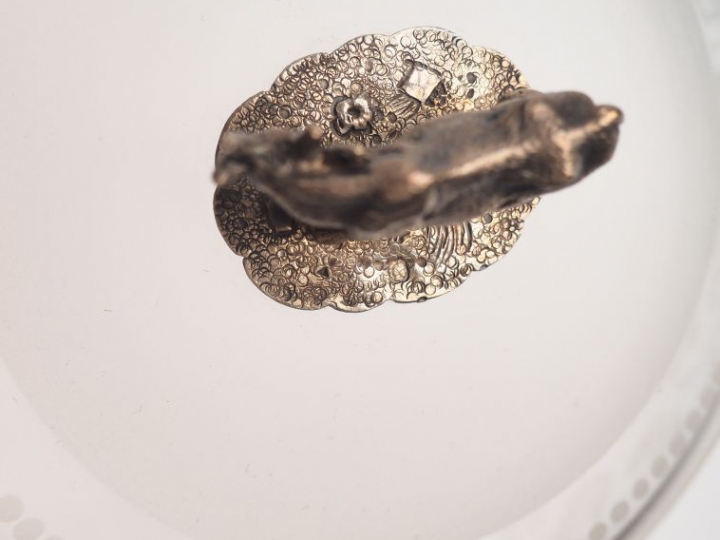 Grand beurrier Napoléon III en cristal gravé et argent, poinçon Minerv