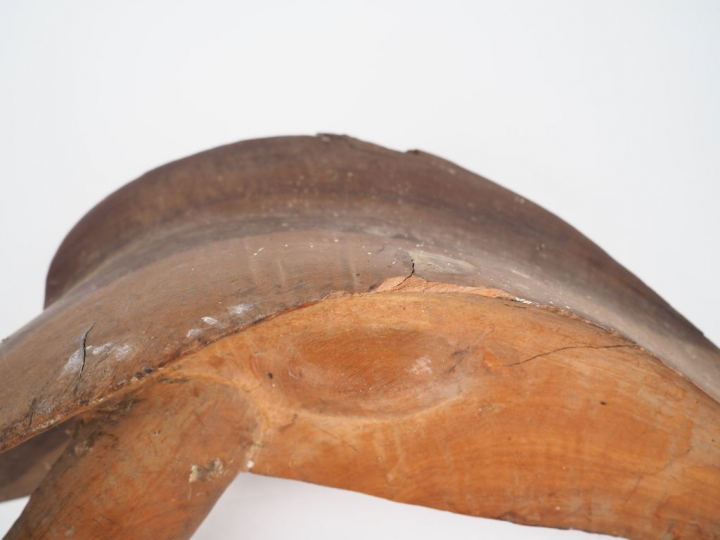 Casse-tête Kanak, Nouvelle Calédonie Bois dur à patine miel, fibres vé