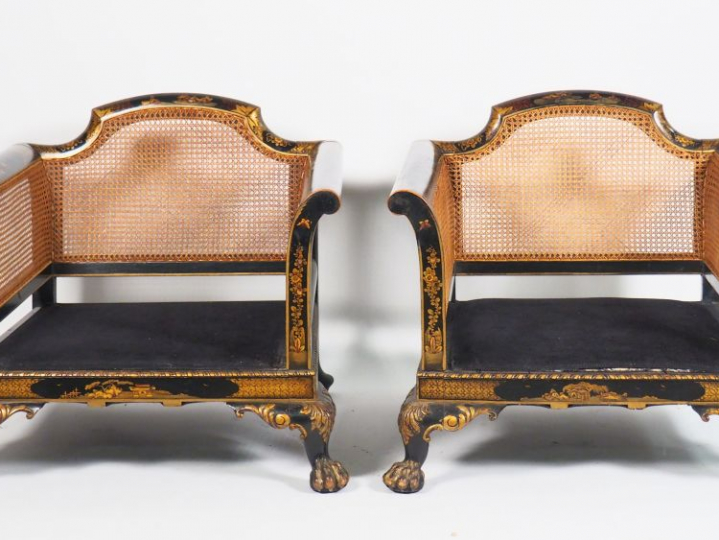 Mobilier de salon anglais de style Extrême Orient en partie cannée et 
