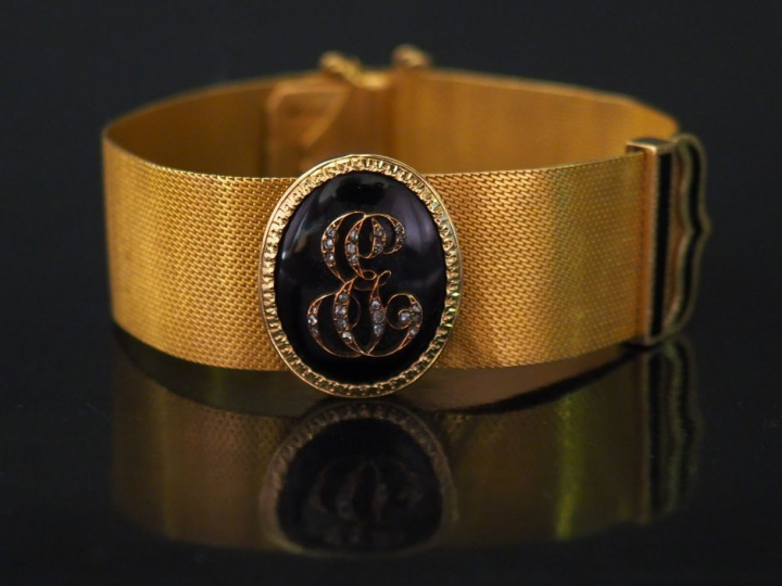 Bracelet ceinture Napoléon III en or jaune, émail noir et petits diama