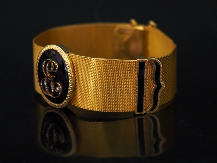 Bracelet ceinture Napoléon III en or jaune, émail noir et petits diama